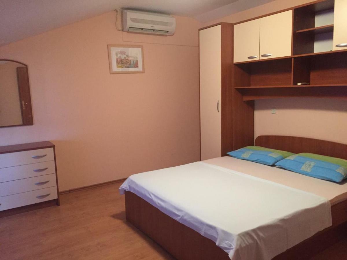 Вилла House Ema Barbat na Rabu Экстерьер фото
